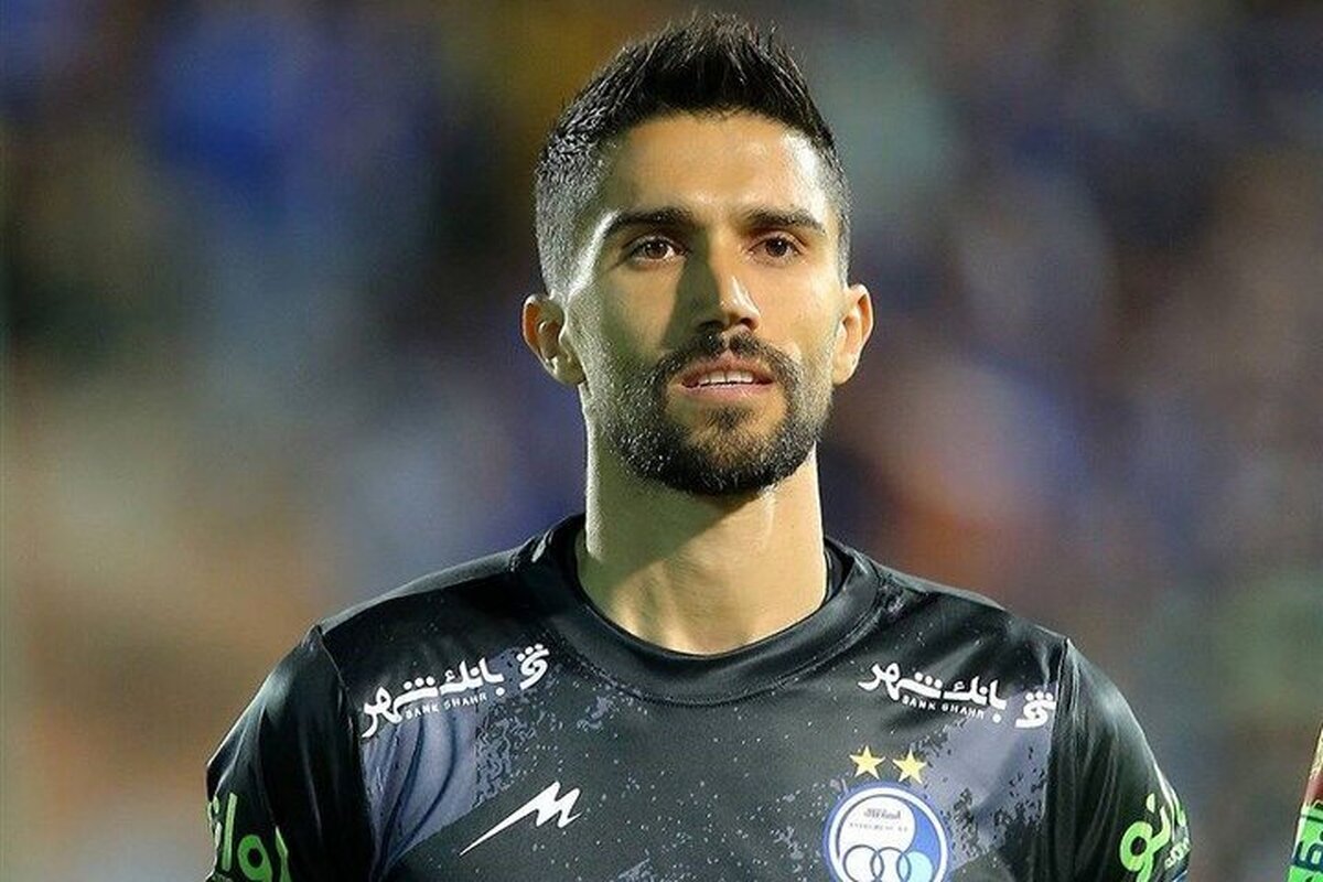 سیدحسین حسینی بازی با چادرملو را به دلیل سرماخوردگی از دست داد و محمدرضا خالدآبادی مقابل حریف آبی‌ها بازی خواهد کرد.