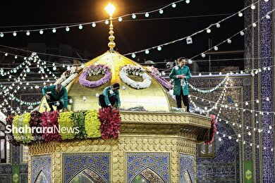 گزارش تصویری | گل‌آرایی حرم مطهر رضوی به‌مناسبت سالروز میلاد امام‌رضا(ع)