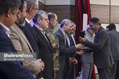گزارش تصویری | آیین تجلیل از معلمان نمونه کشوری و استانی