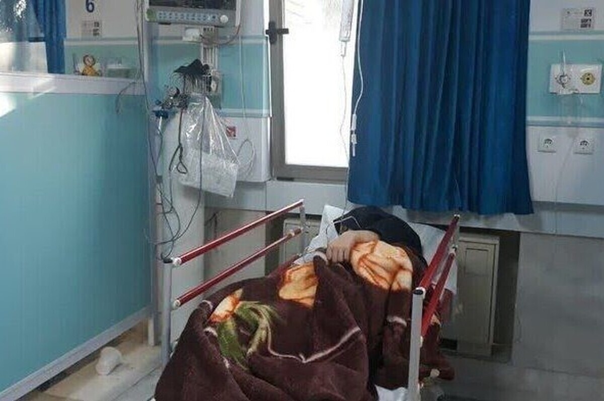 در یکی از مدارس دخترانه شهرستان ملکشاهی، سه معلم ایلامی پس از نوشیدن چای، دچار مسمومیت شدند.