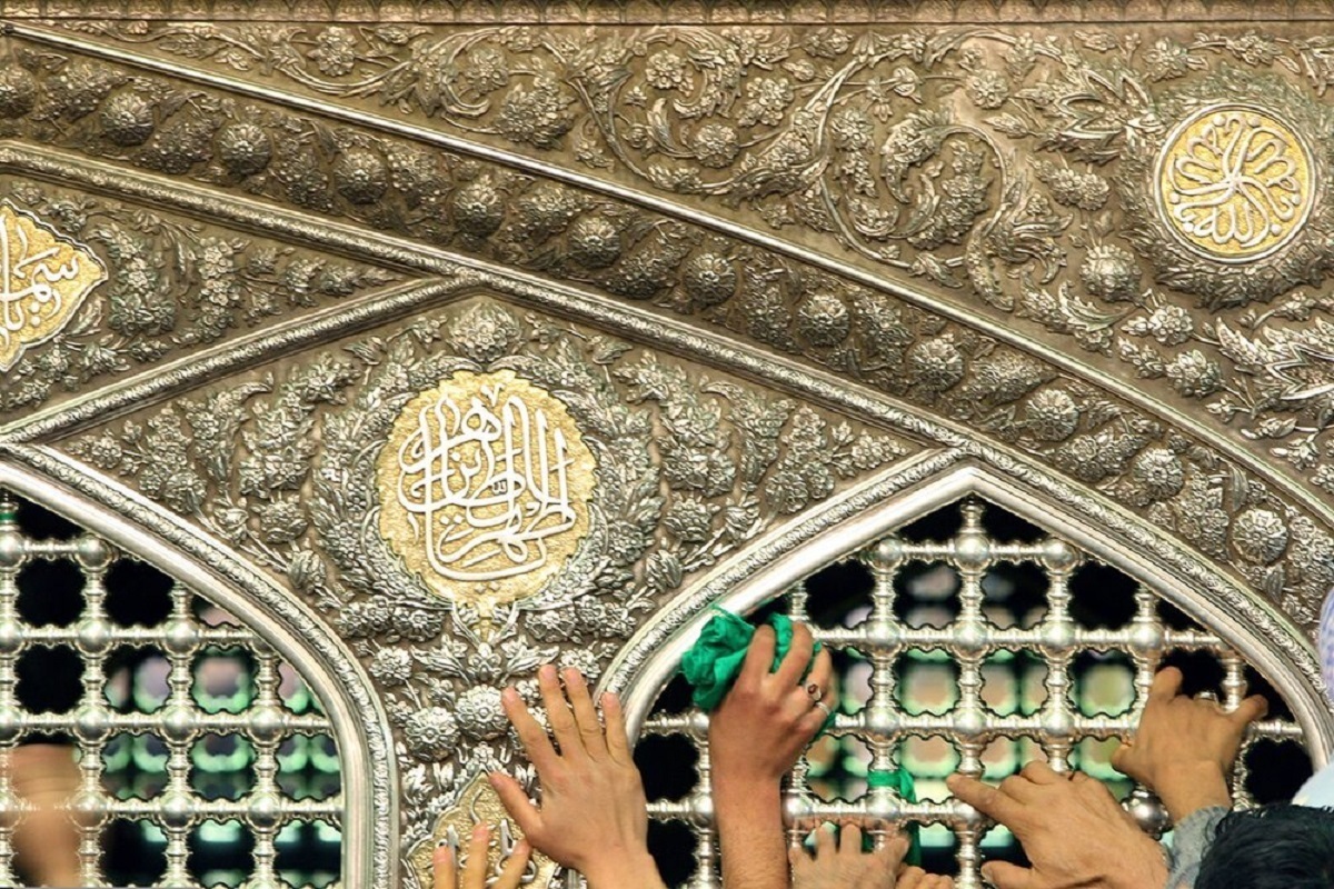 در چهارچوب طرح مشارکتی «زیارت دلنشین» که با هدف تسهیل زیارت برای اقشار آسیب‌پذیر اجرا می‌شود، جمعی از معلولان ناشنوا در مشهد مقدس، در روز ۲۱ اردیبهشت، مهمان بارگاه نورانی حضرت رضا(ع) شدند.