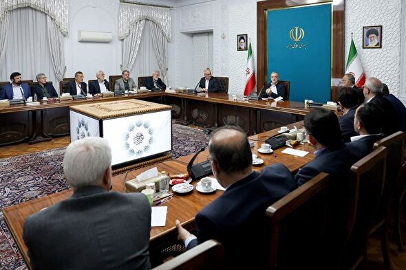 رئیس‌جمهور در نشست با شهرداران کلان‌شهرها: شهرداری‌ها برای ارتقای خدمات خود برنامه تهیه کنند تا اختیارات آن‌ها در چارچوب آن افزایش یابد
