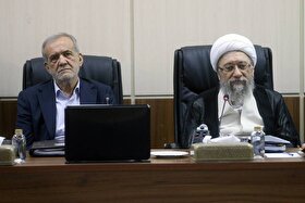 آملی لاریجانی خطاب به پزشکیان: اهانت‌های رئیس جمهور آمریکا علیه ایران را پاسخ دهید