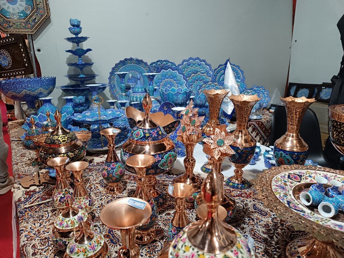 هجدهمین نمایشگاه بین‌المللی صنایع دستی و گردشگری آغاز شد| مشهدالرضا(ع) میزبان ۴۹۰ شرکت از ۳۲ استان کشور+ فیلم