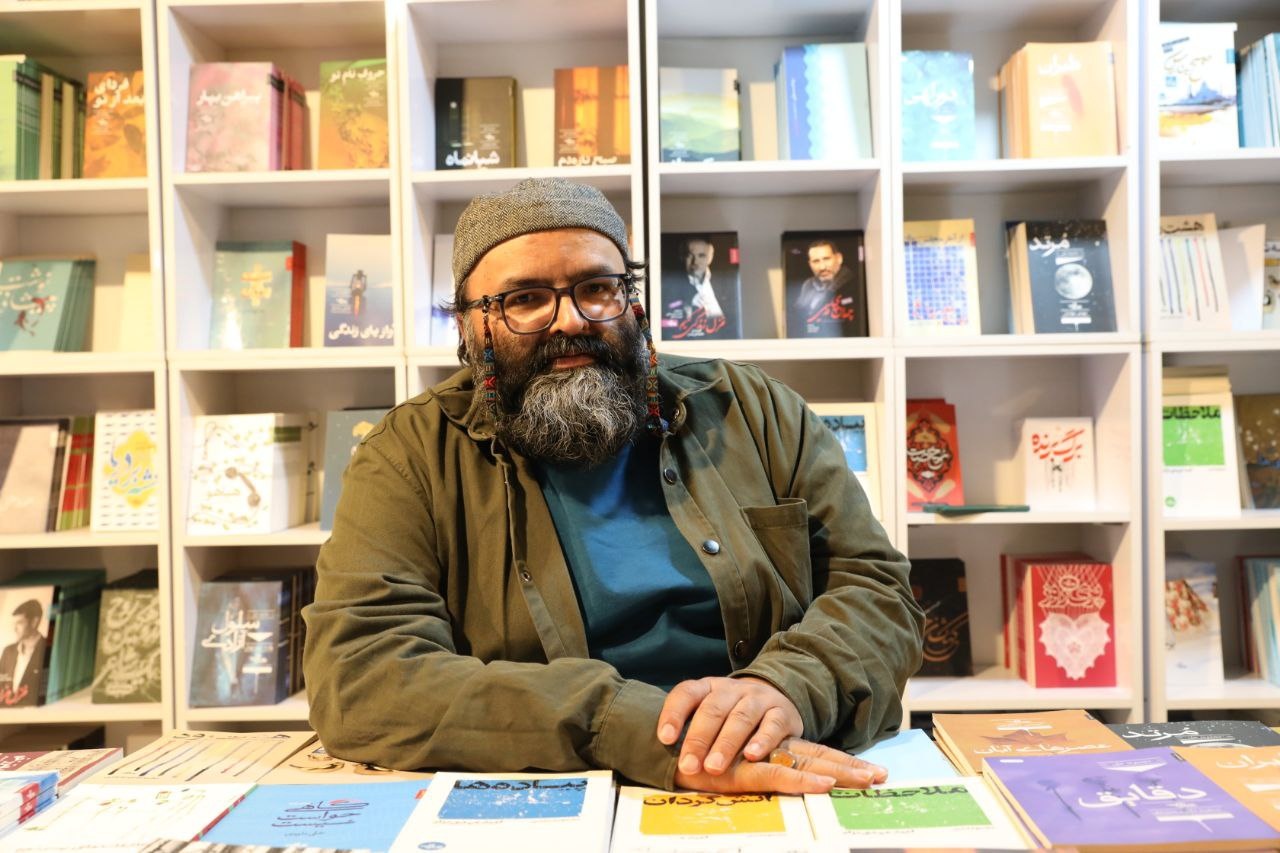 علی‌محمد مؤدب: شعر، جان‌پناه تمدن ایرانی است | بازآفرینی فردوسی‌ها مانع اسیدپاشی فرهنگی می‌شود