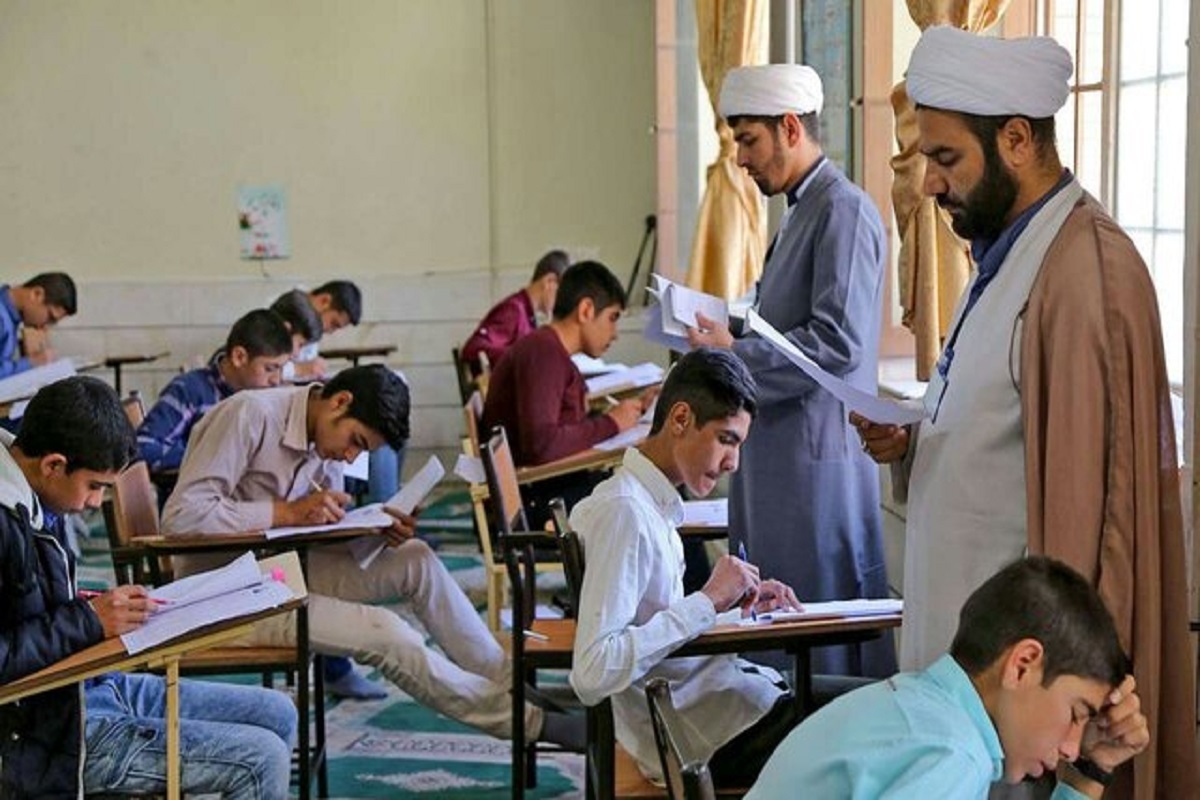 حوزه علمیه نباید در گذشته متوقف بماند | هشدار درباره خطر تحجر و تقدس‌نمایی در برخی محافل حوزوی