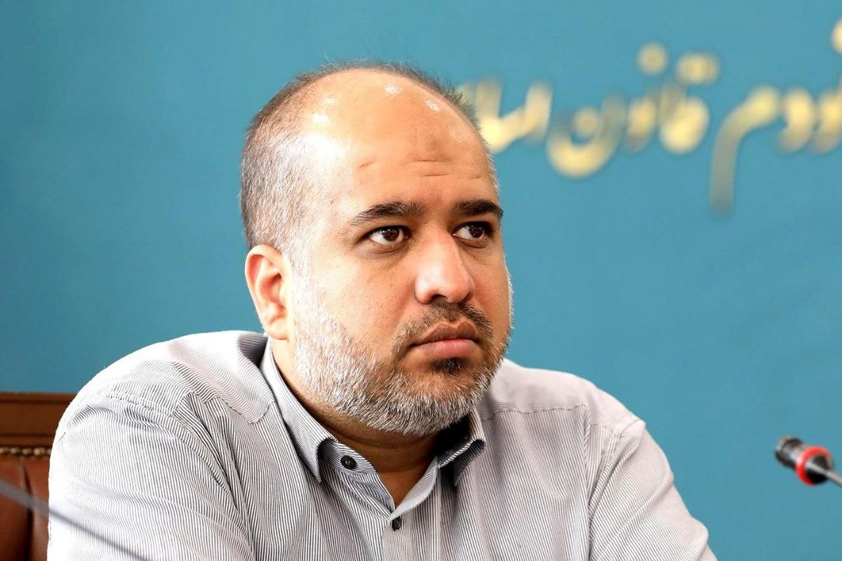 اعتراض نماینده مجلس به نقش بابک زنجانی در پیمانکاری های دولت + فیلم