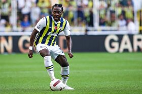 مدافع مدنظر پرسپولیس در راه انگلیس