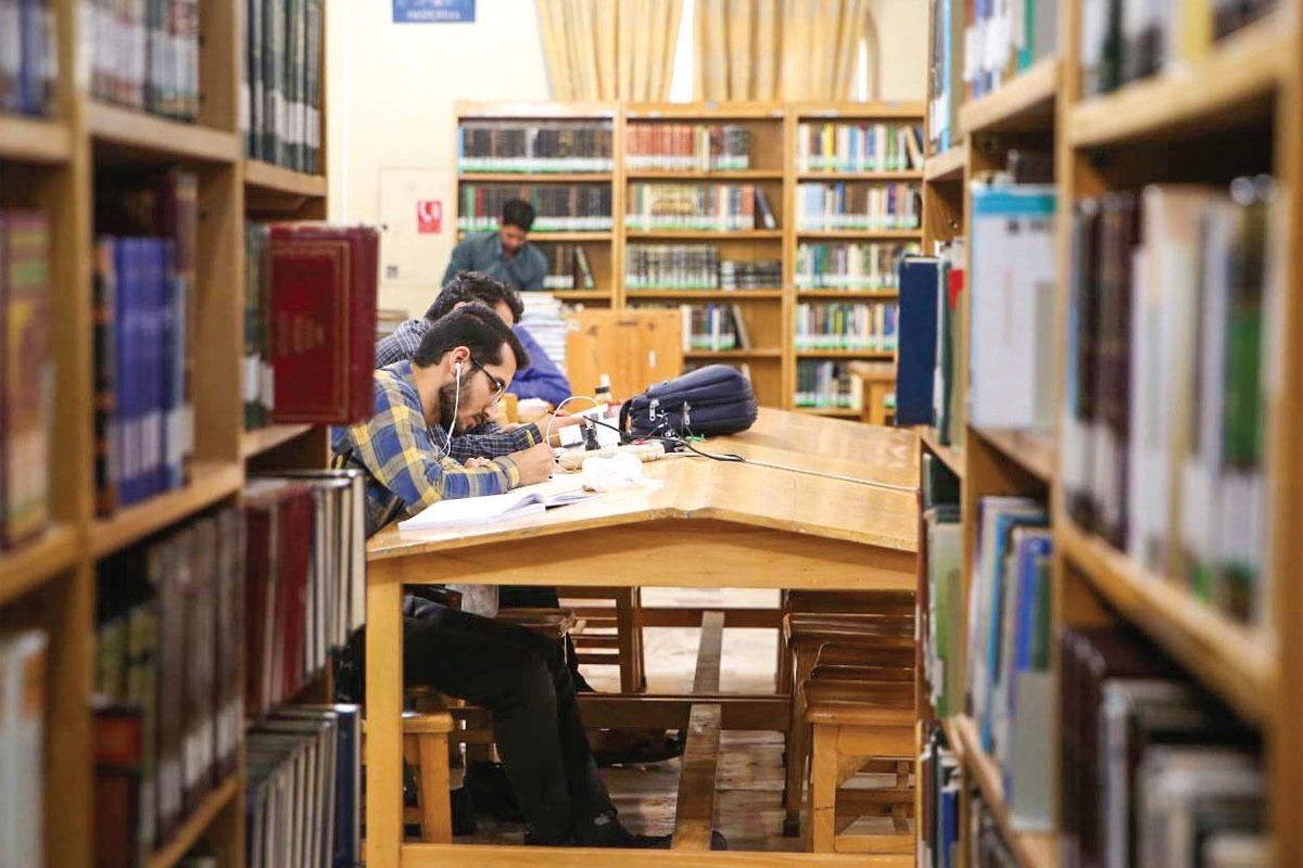 جویندگان سکوت | مخاطبان کتابخانه‌های عمومی آستان قدس رضوی بیشتر چه‌کسانی هستند؟