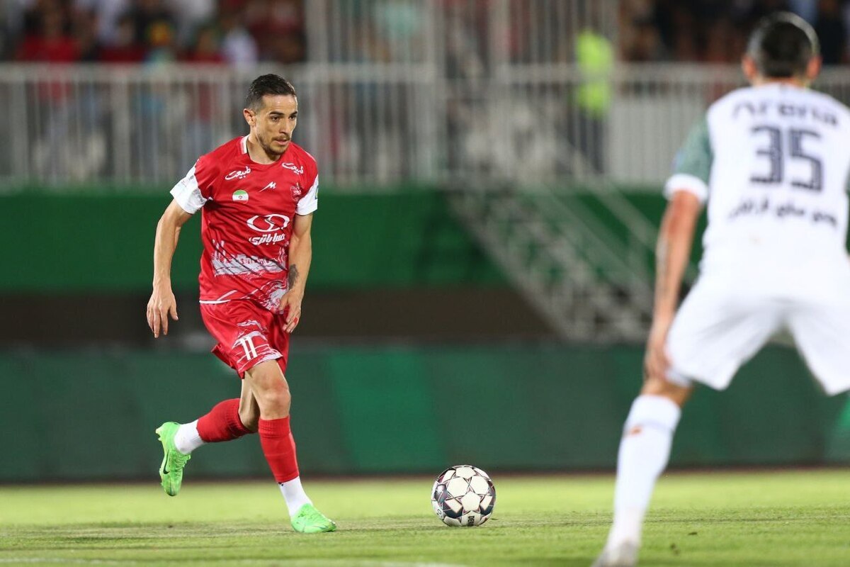 باشگاه پرسپولیس به خاطر شکایت سپاهان در پرونده فرشاد احمدزاده ۱۵ میلیارد تومان جریمه شد.