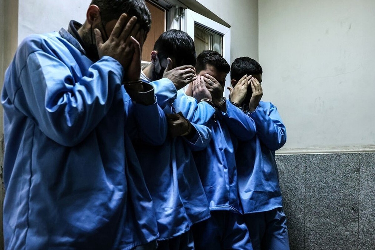 معاون ستاد مبارزه با مواد مخدر گفت: در راستای کشف و ضبط مواد مخدر ۵۷۰ هزار و ۲۳۲ متهم در سال گذشته دستگیر شدند.