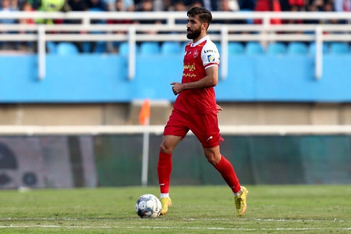 مدافع باشگاه پرسپولیس در آستانه قرارداد با تراکتور تبریز قرار دارد.