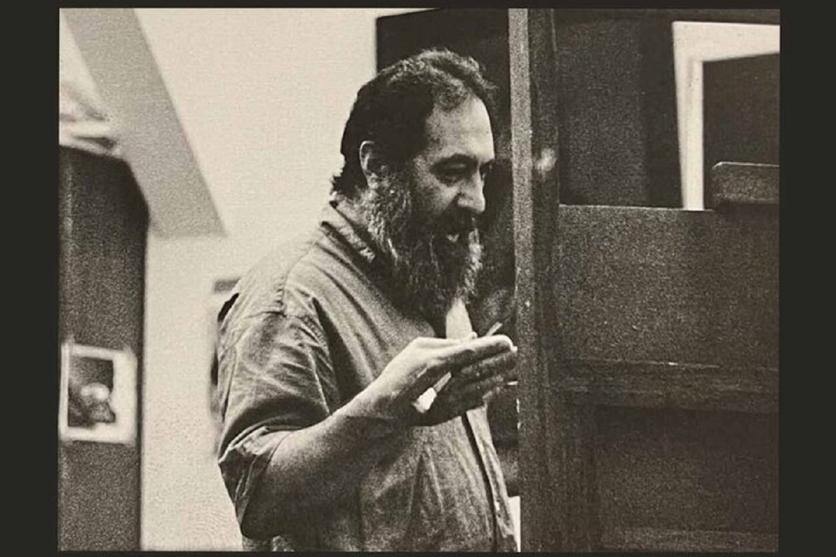 شهاب موسوی‌زاده هنرمند نقاش و طراح روز گذشته (۱۲ خرداد ۱۴۰۴) در هشتاد سالگی دارفانی را وداع گفت.