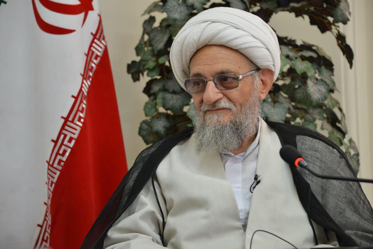 عضو مجلس خبرگان رهبری، با اشاره به فلسفه و جایگاه روز عرفه، این روز را مقدمه‌ای برای قربانی‌کردن نفس در مسیر عبودیت و بندگی دانست و بر بهره‌گیری از مضامین عمیق دعای عرفه در جهت تعالی روح تأکید کرد.