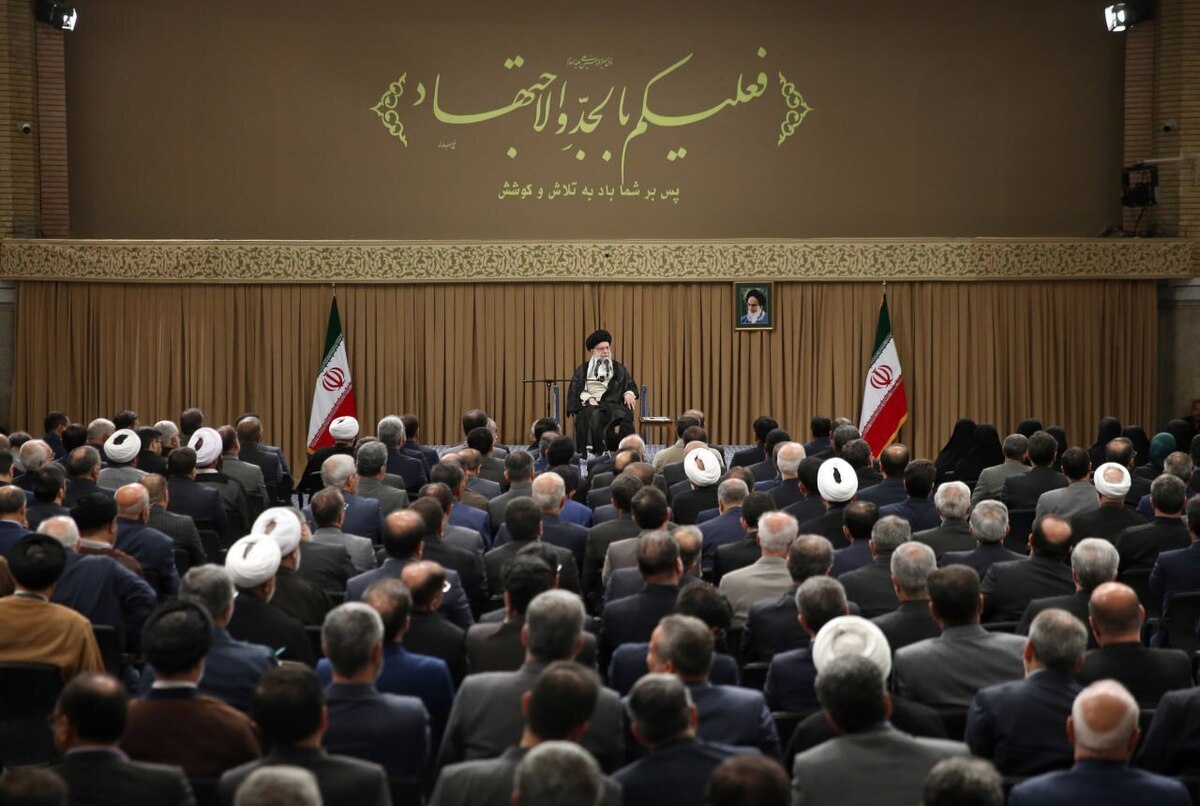 سخنگوی هیئت رئیسه مجلس شورای اسلامی از دیدار نمایندگان با رهبر معظم انقلاب اسلامی خبر داد.