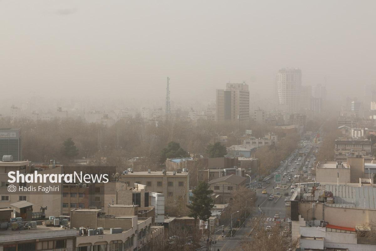 نگاهی به آمار روز‌های نفس‌گیر مشهد در سال ۱۴۰۳ | شاخص آلودگی هوا رکورد یک دهه را شکست
