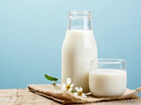 قبل از خواب، شیر گرم بنوشیم یا سرد؟