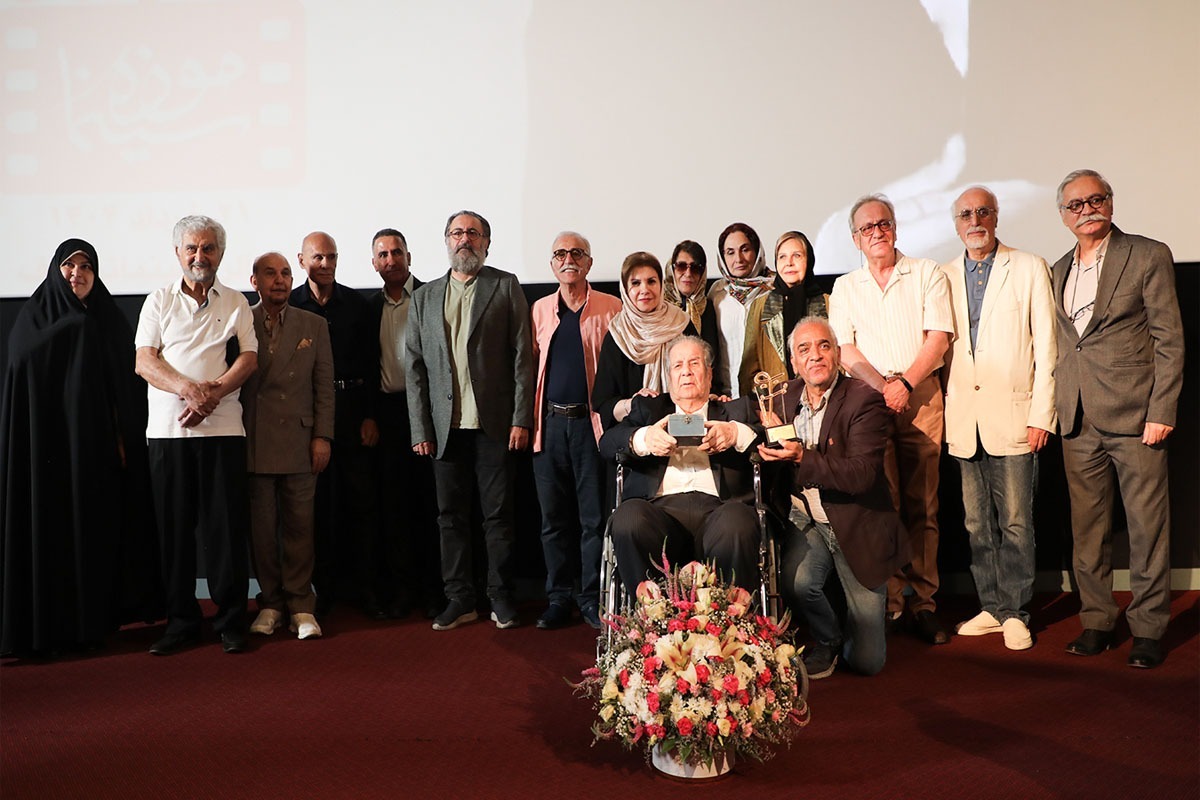 مراسم بزرگداشت «بیژن محتشم»، گریمور مشهور و قدردانی از زحمات او در این رشته در موزه سینما برگزار شد.