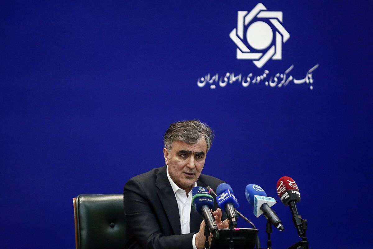 رئیس‌کل بانک مرکزی در پیامی شهادت مظلومانه جمعی از فرماندهان مجاهد و شجاع نظامی، دانشمندان برجسته کشور و شماری از مردم و زنان و کودکان مظلوم در حمله رژیم غاصب و تروریستی صهیونی را تسلیت گفت و بر آمادگی شبکه بانکی برای خدمت‌رسانی به مردم تأکید کرد.