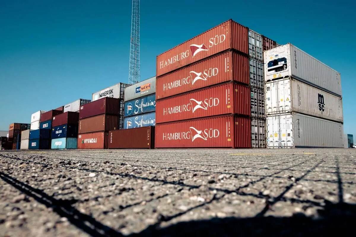 گمرک از صدور دستورالعملی با قید فوریت، برای ارزش گذاری جهت ترخیص خودرو‌های وارداتی به ویژه آمبولانس، آتش نشانی، جرثقیل، بالابر و… خبر داد.