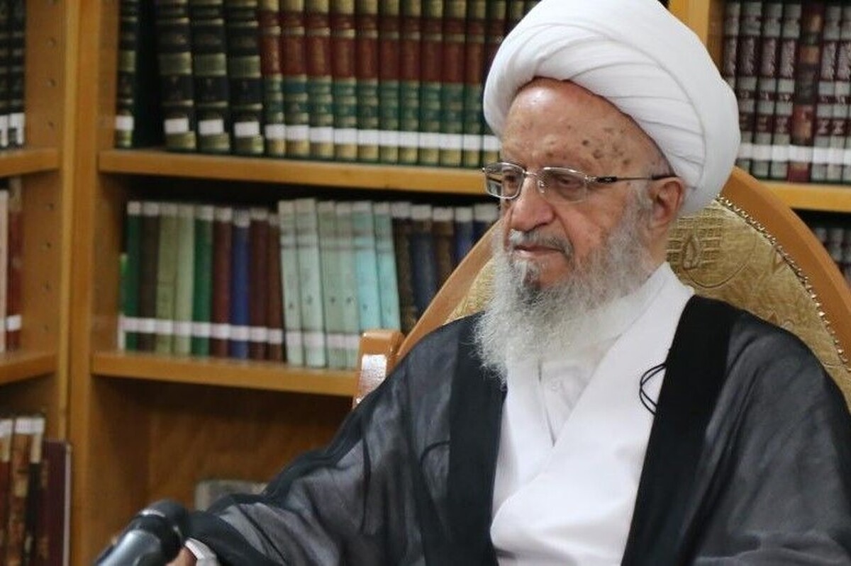 آیت‌الله ناصر مکارم شیرازی، از مراجع تقلید، گفت: ملّت ایران اسلامی، همدل و یکپارچه و دلگرم به وعدۀ نصرت الهی و پشت سر رهبری خود ایستاده و استقامت می‌کند.