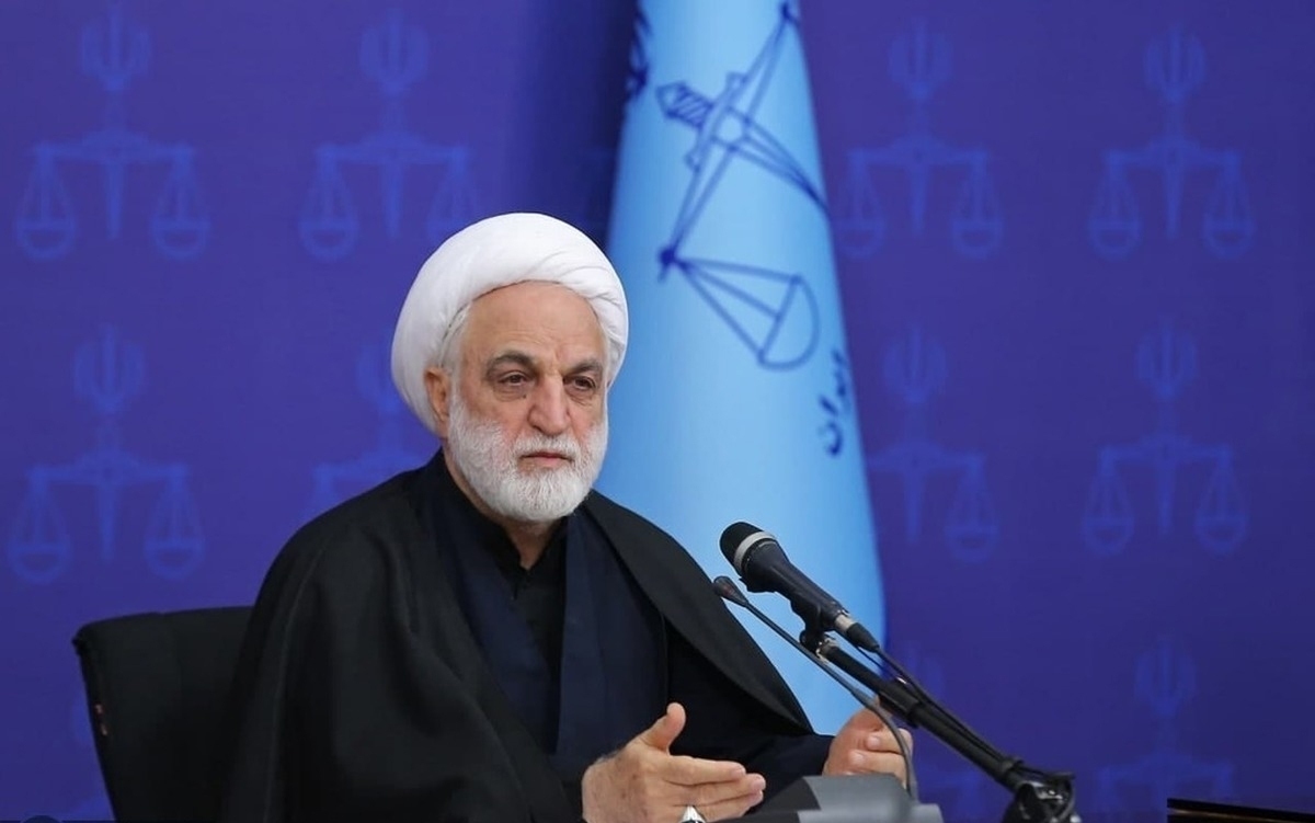 حجت‌الاسلام‌والمسلمین محسنی‌اژه‌ای در بازدید از دادستانی تهران، خطاب به دادستان تهران و معاونانش گفت: باید با کمک نیرو‌های امنیتی و اطلاعاتی در جهت امنیت هرچه بیشتر مردم تلاش بیشتری داشته باشید. در کمک به مردم دریغ نکنید. دولت در هر زمینه‌ای کمک خواست دریغ نکنید. مردم ایران انقلابی با غیرت دینی و غیرت انقلابی به صحنه می‌آیند و با صدای واحد به هم کمک می‌کنند.