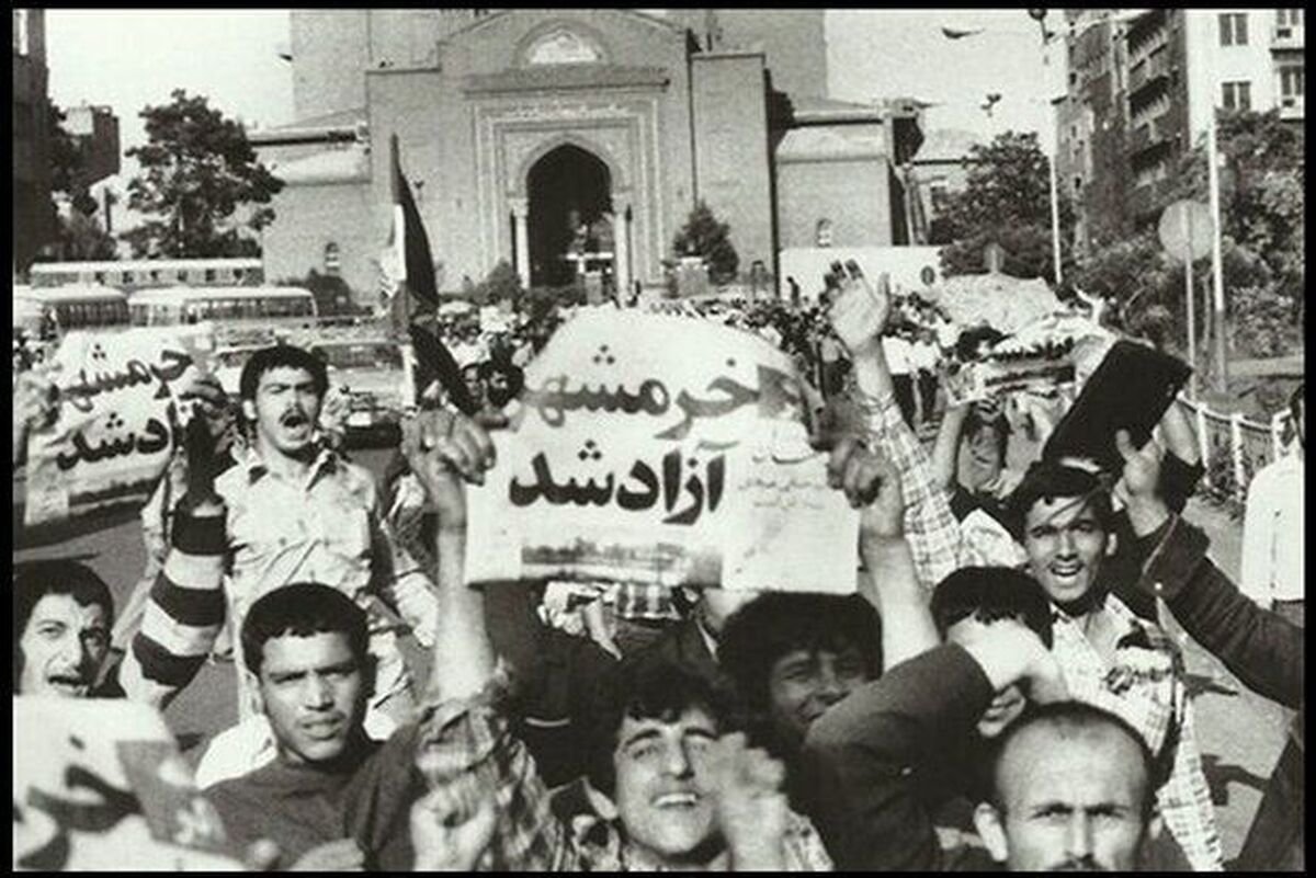 روایت رهبر معظم انقلاب از لحظه‌ای که خبر آزادی خرمشهر را شنیدند | اماما! پرچم توحید در خرمشهر به اهتزاز درآمد!