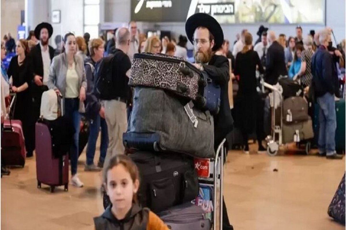 هم‌زمان با تشدید بحران داخلی در سرزمین‌های اشغالی و تداوم درگیری‌ها میان رژیم صهیونیستی و جمهوری اسلامی ایران، منابع رسمی اسرائیل از فرار بیش از ۸ هزار نفر از خانه‌های خود خبر داده‌اند.