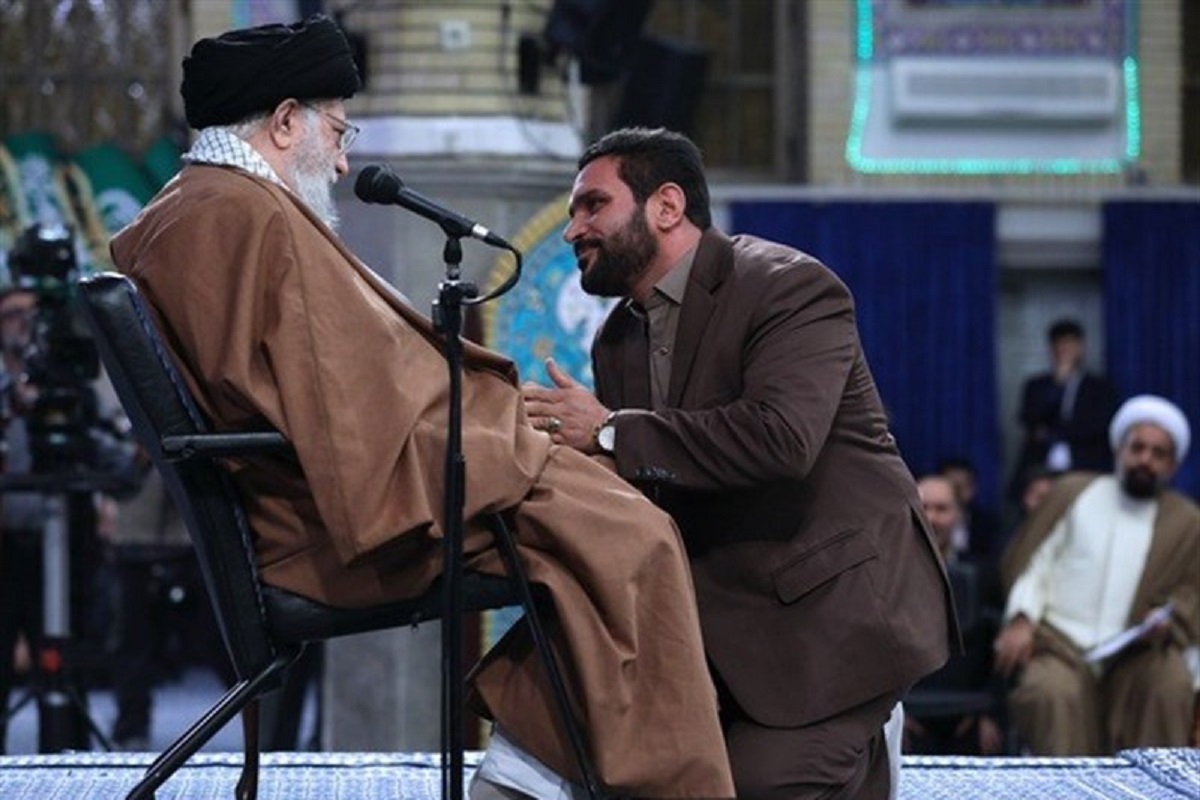 به دنبال لفاظی‌های دشمن درمورد رهبر معظم انقلاب، برخی از مداحان اهل‌بیت(ع) بیانیه‌ای صادر کردند.