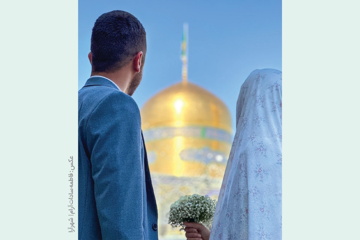 برای برنامه‌ای به تهران رفته بودیم. راضیه دوستم را که اتفاقا همشهری هم هستیم بعد از مدت‌ها در حاشیه برنامه دیدم. با همسرش آمده بود.