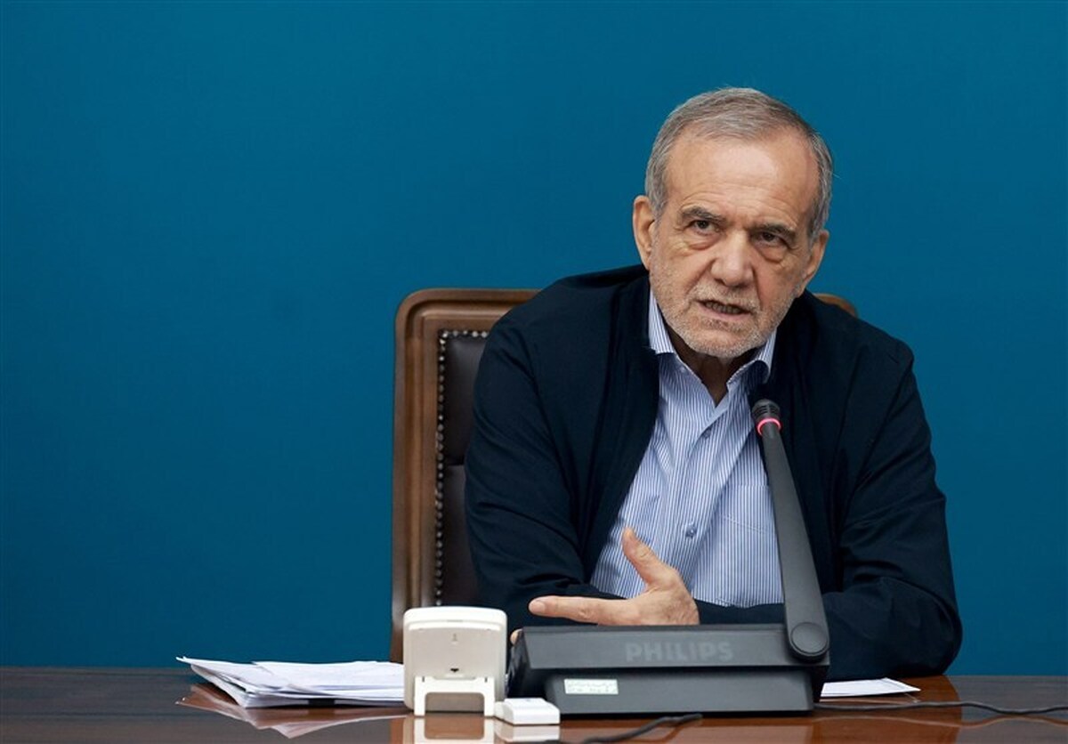 پزشکیان در اجتماع ضد آمریکایی و ضدصهیونیستی میدان انقلاب حضور یافت