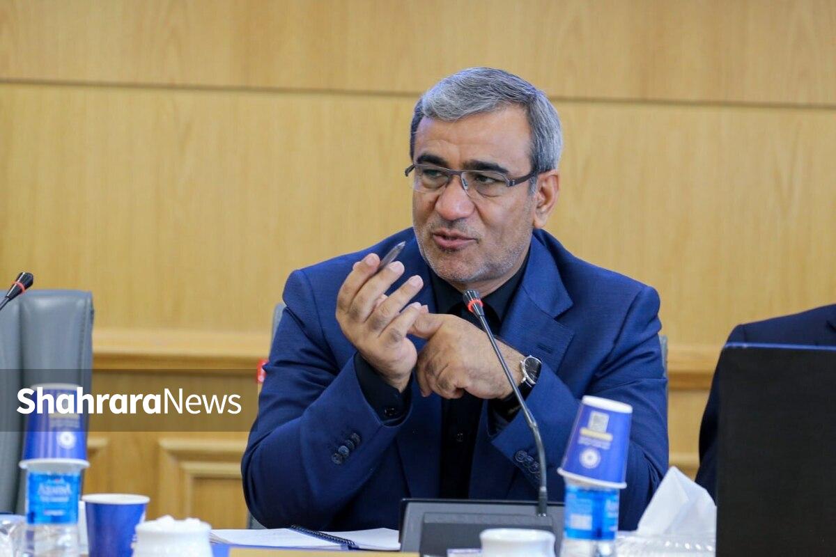 استاندار خراسان رضوی گفت: به شورای گفت‌وگوی دولت و بخش خصوصی استان مأموریت می‌دهم تا در ضرب‌الاجل یک‌ماهه و پیش از تشکیل جلسه بعدی شورا، یک مشاور متخصص و کارشناس را برای بررسی نقاط مستعد استان برای احداث شهرک‌های صنعتی به‌کارگیری کند.