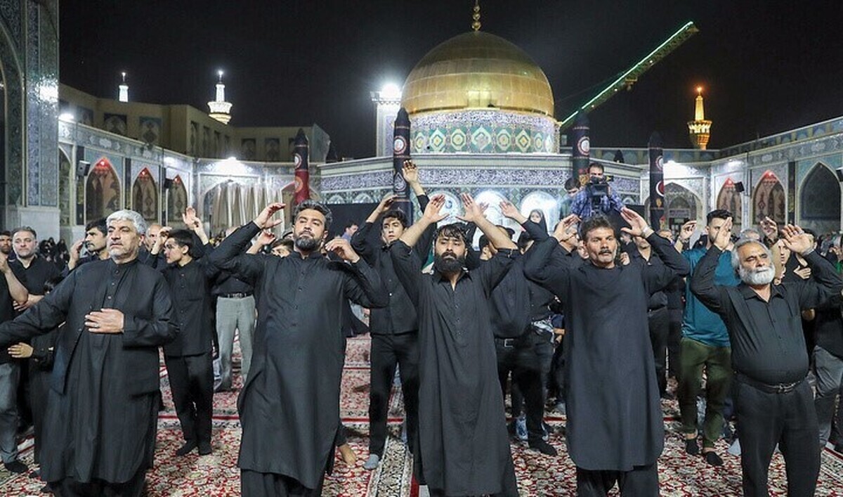عزاداری زائران عرب‌زبان حرم امام‌رضا(ع) در رثای سید و سالار شهیدان