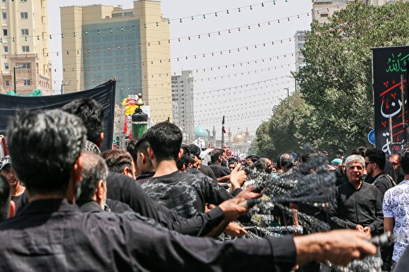 نغمه‌ای از عشق و ایثار حضرت ابوالفضل (ع) | عزاداری تاسوعای حسینی در مشهد (۱۴ تیر ۱۴۰۴) + فیلم