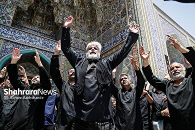 گزارش تصویری | عزاداری روز تاسوعای حسینی در حرم امام‌رضا(ع) (۱۴ تیر ۱۴۰۴)