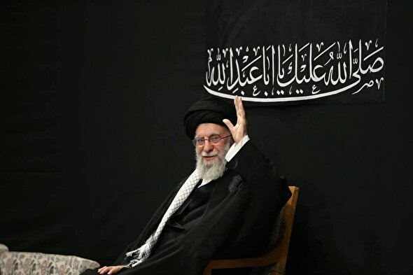 موج گسترده بازتاب حضور رهبر معظم انقلاب در حسینیه امام خمینی (ره) در رسانه‌های خارجی | فضائلی: امواج این انفجار تل‌آویو و کاخ‌سفید را درخواهد‌ نوردید!