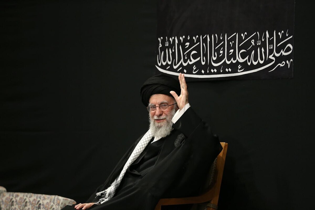 واکنش وزیر امور خارجه ایران به حضور رهبر انقلاب در حسینیه امام خمینی(ره)