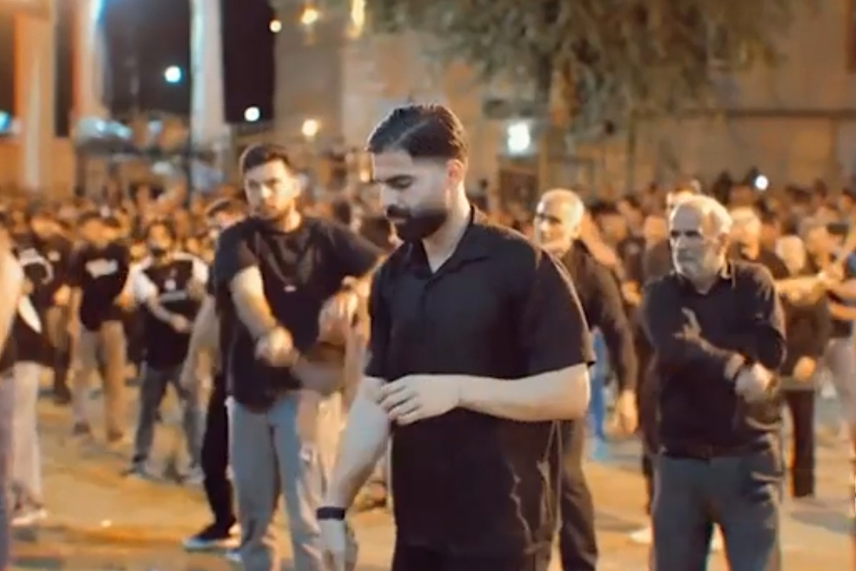 یاسین سلمانی، هافبک جوان و سابق تیم امید ایران، در شب‌های محرم با حضور در مراسم مذهبی در روستای زادگاهش دنگلان گرگان استان گلستان، همراه با سایر عزاداران به سوگواری پرداخت.