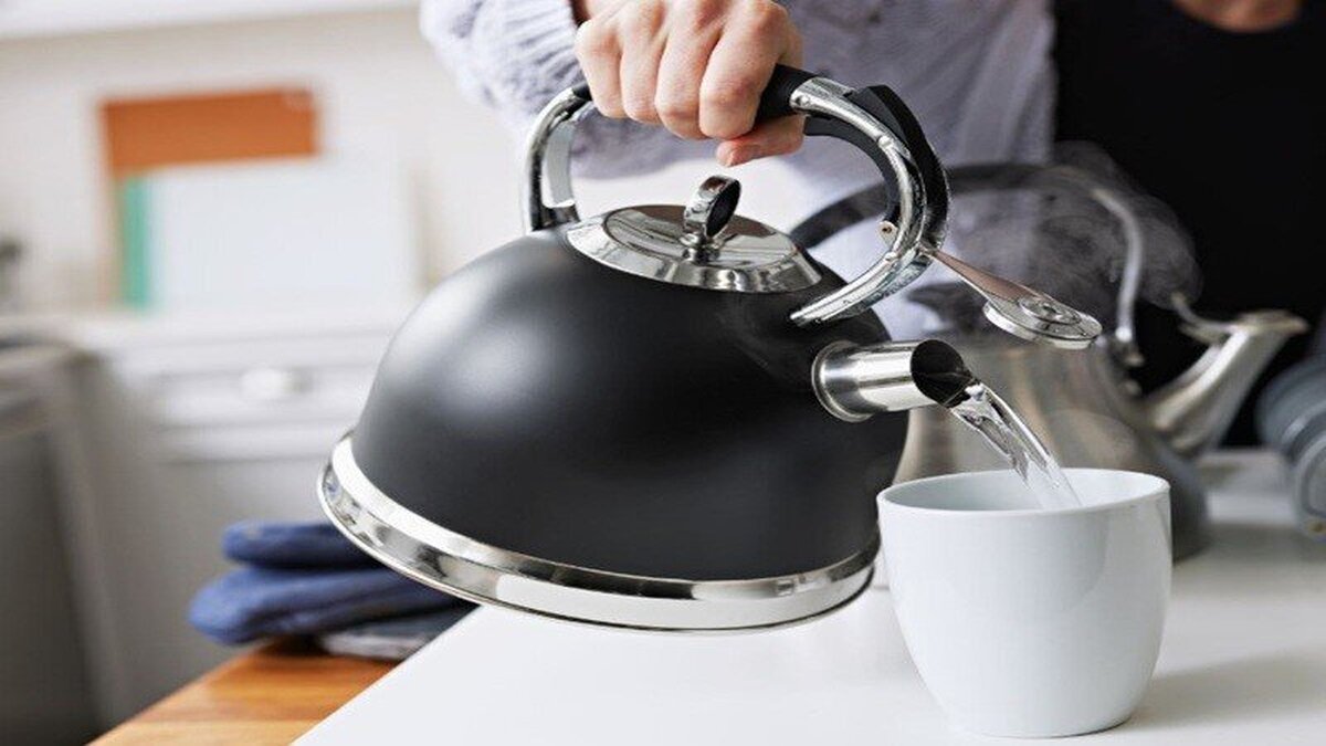 آیا دو بار جوشاندن آب برای درست‌کردن چای مضر است؟