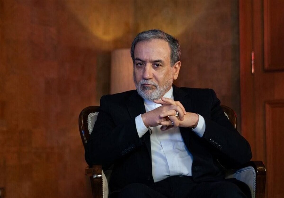 وزیر امور خارجه ایران در مصاحبه‌ای تصریح کرد: «ایران همچنان پذیرای گفت‌و‌گو با واشنگتن در مورد مسئله هسته‌ای است مشروط بر اینکه ایالات متحده ضمانت‌هایی در برابر هرگونه حمله ارائه دهد، به احترام متقابل پایبند باشد و اشتباهات را به رسمیت بشناسد. دیپلماسی یک خیابان دوطرفه است.»