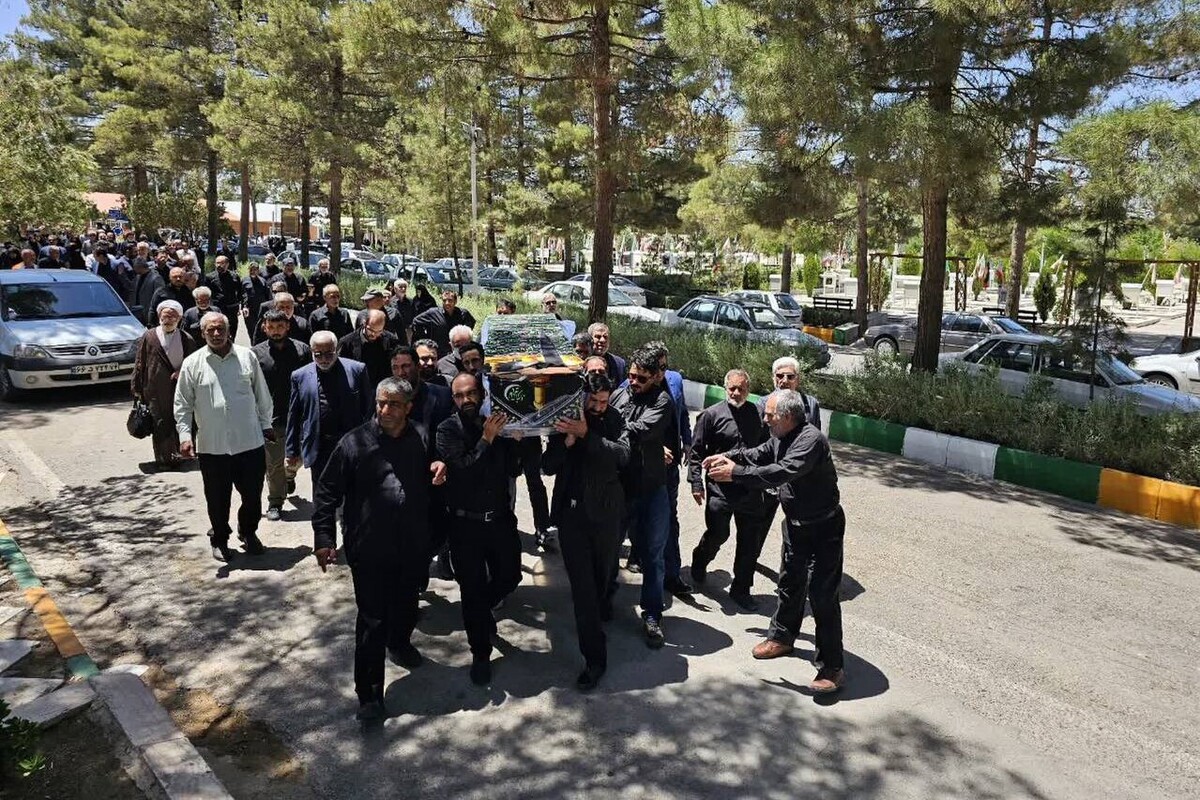 پیکر مادر شهیدان عبادی در مشهد تشییع شد