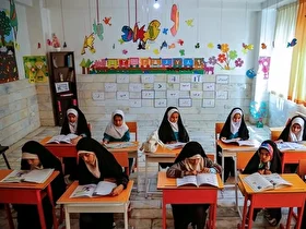 ساعت کاری معلمان مدارس غیردولتی و بیمه کامل آن‌ها از مهرماه ۱۴۰۴ اجرایی می‌شود + جزئیات