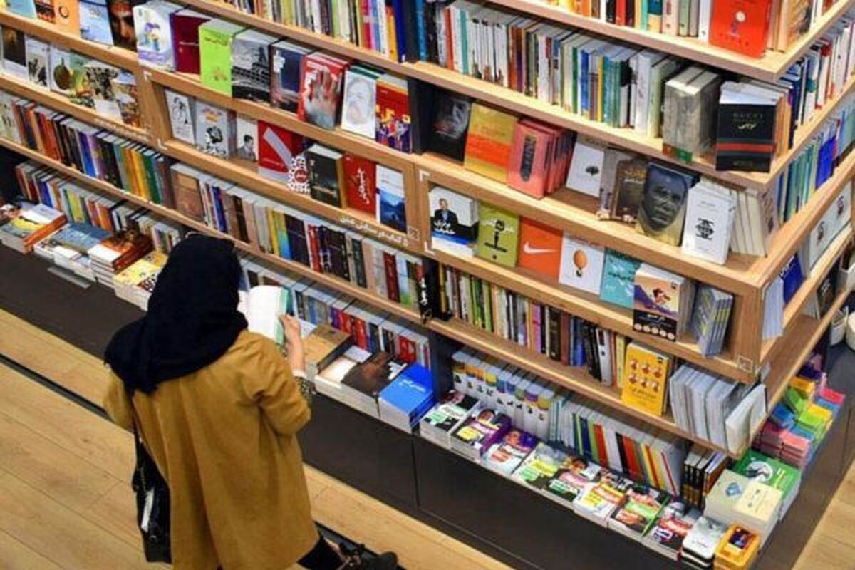 در حالی که کشور طی بازه یک‌ماهه از ۲۰ خرداد تا ۲۰ تیر ۱۴۰۴ در وضعیت جنگی و محدودیت‌های ناشی از آن بود، بر اساس آمار سامانه بازار کتاب میزان فروش و تعداد خریداران به شکل قابل توجهی افزایش یافت.