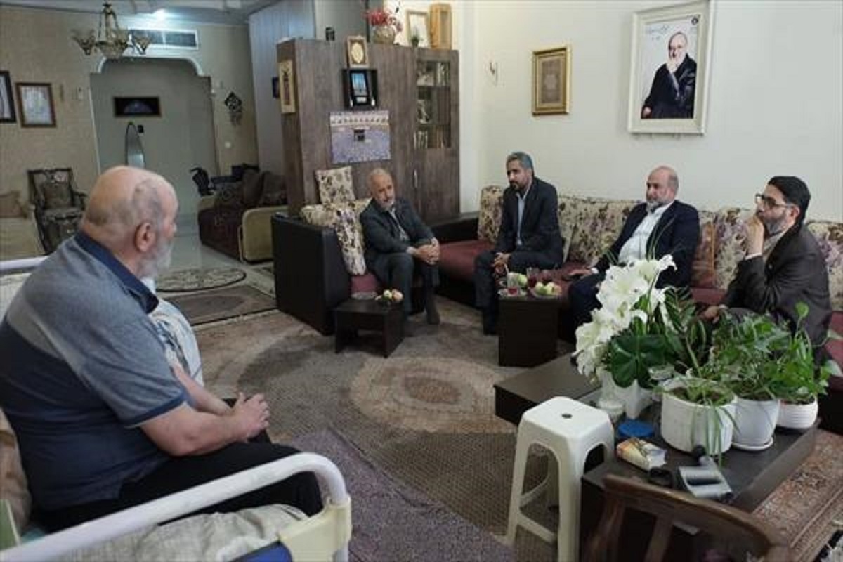 عیادت مدیرعامل صندوق اعتباری هنر از جمال شورجه، کارگردان پیشکسوت دفاع مقدس