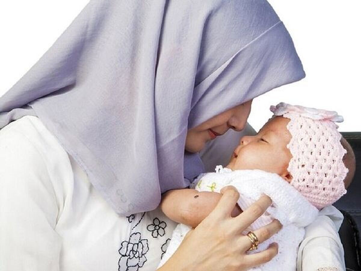 پاسخ رهبر معظم انقلاب به استفتائی درباره ایجاد محرمیت با شیردهی
