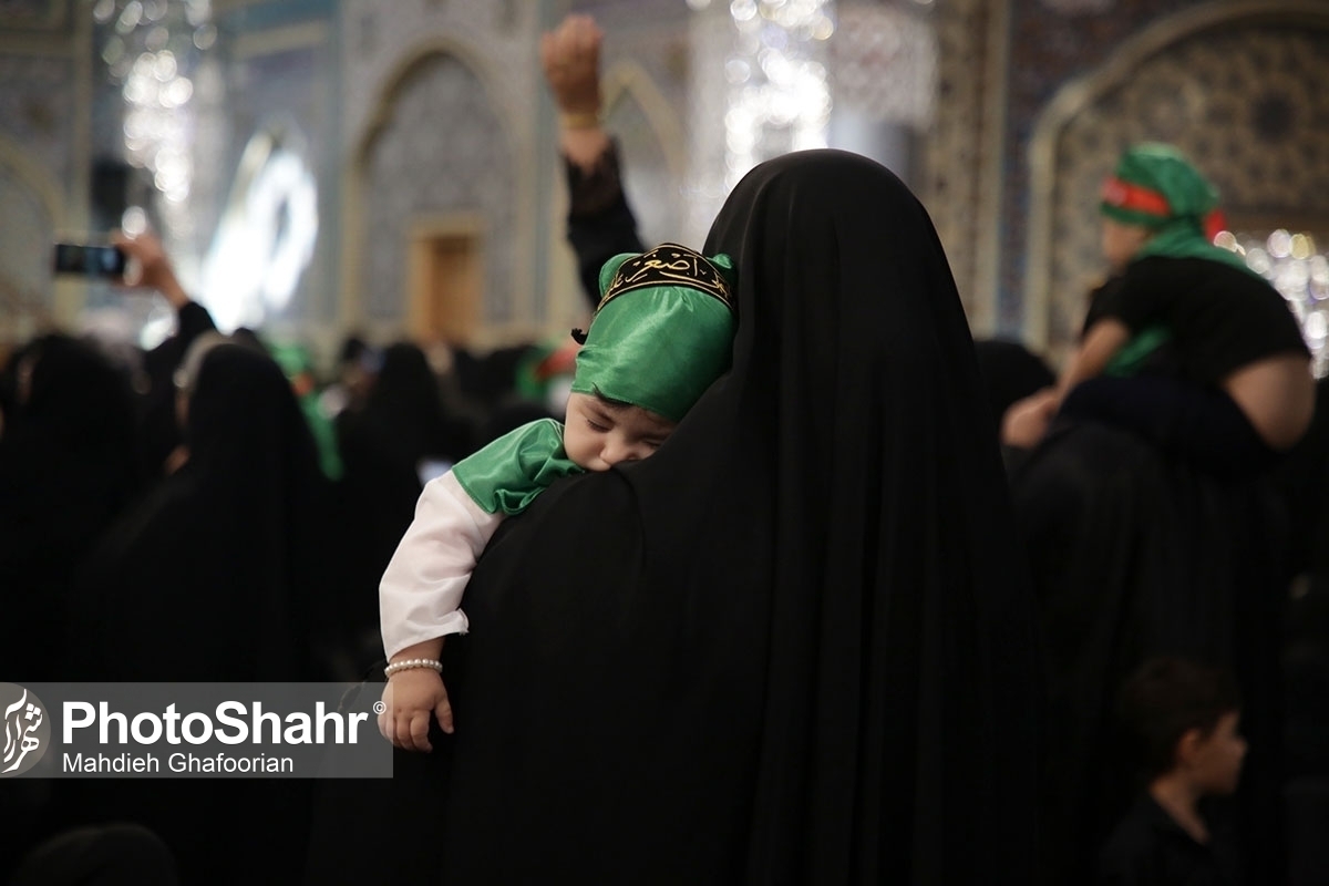 دبیر مجمع جهانی حضرت علی‌اصغر (ع) با اشاره به برگزاری مراسم شیرخوارگان حسینی در بیش از ٩٠٠٠ نقطه در ایران و ۴۵ کشور جهان، گفت: بزرگ‌ترین اجتماع در مشهد و حرم مطهر امام‌رضا(ع) برگزار می‌شود.
