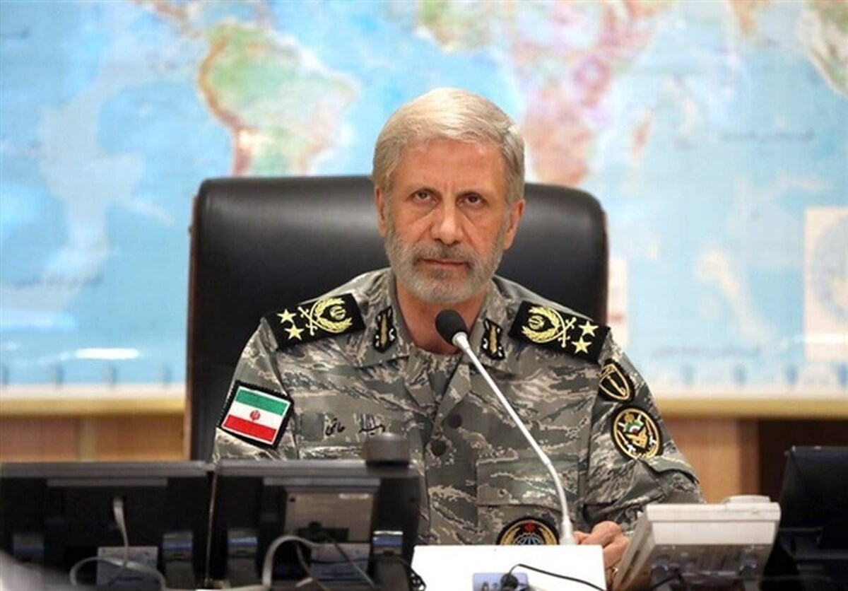 فرمانده کل ارتش جمهوری اسلامی ایران در تشکر از مواجهه بی‌نظیر ملت قهرمان و رزمندگان غیور نیرو‌های مسلح در تجاوز ناجوانمردانه دشمن صهیونی پیامی صادر کرد.