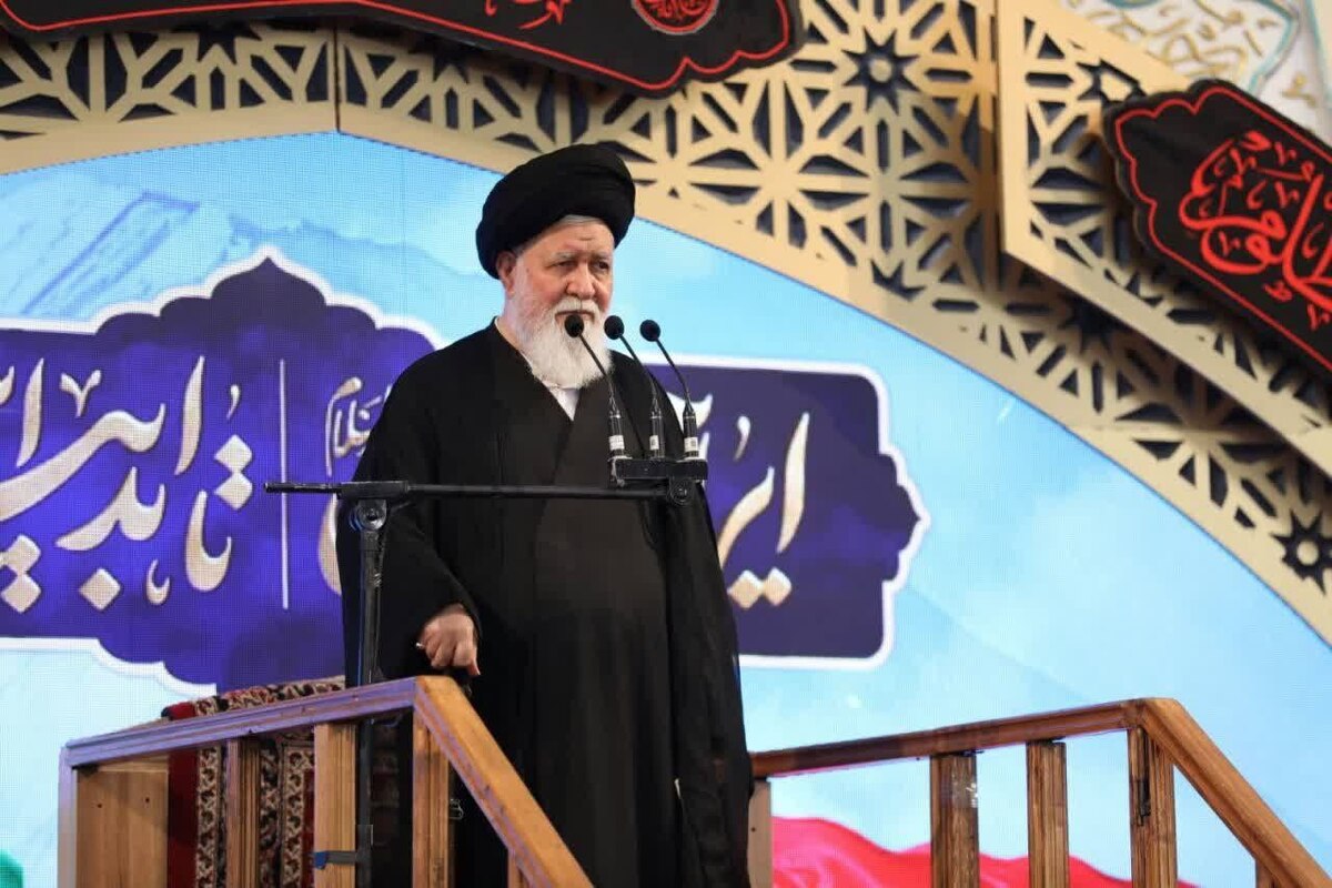 آیت‌الله علم‌الهدی: انسجام مردم ارزشمندتر از هر دستاورد نظامی است | مردم، بزرگ‌ترین عامل امنیت کشور