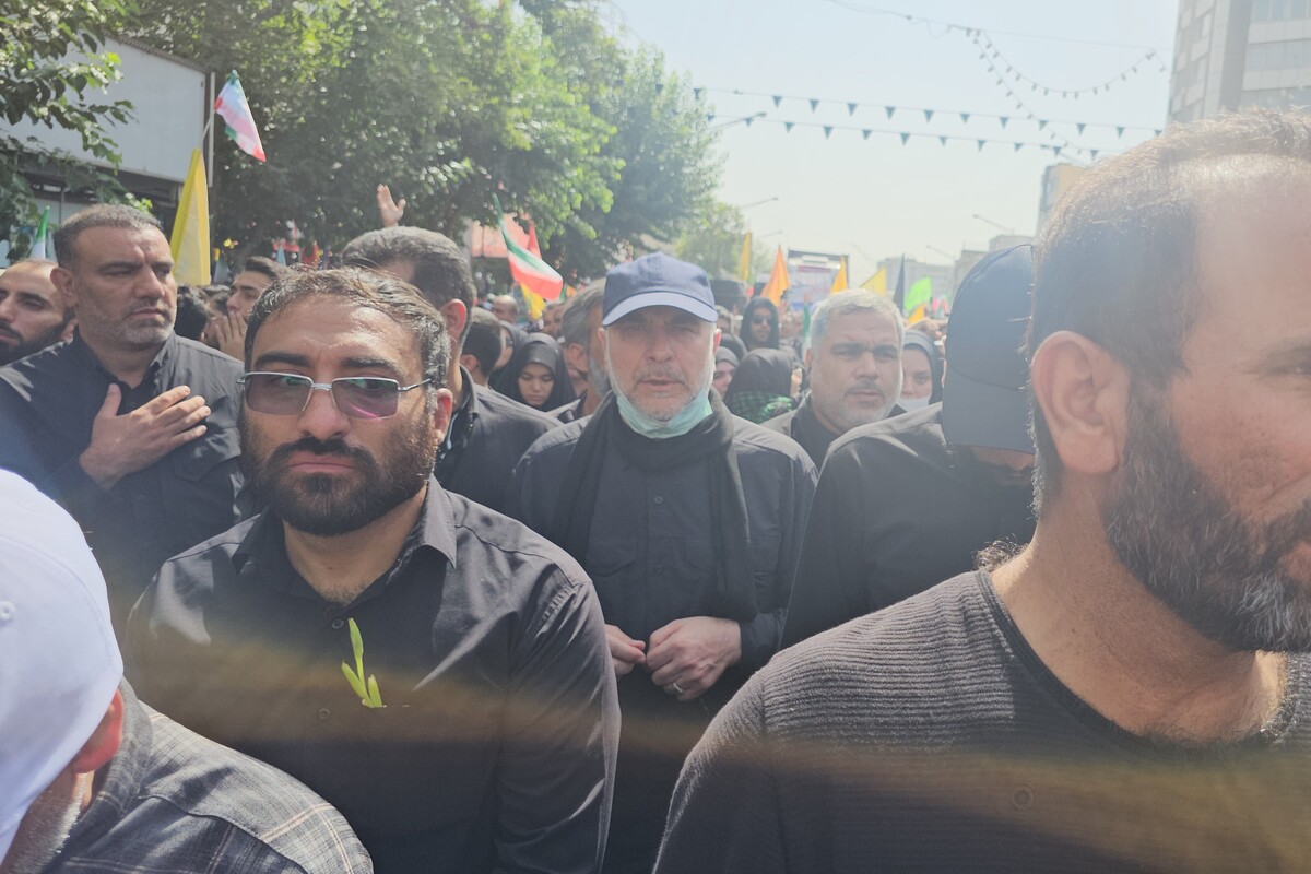 رئیس مجلس شورای اسلامی با قدردانی از مردم برای حضور در مراسم تشییع پیکرهای شهدای اقتدار، گفت: شما مردم، امروز نه‌فقط پیکرها را، که پرچم عزت ایران را بر دوش کشیدید و بار دیگر «لبیک یاخامنه‌ای، لبیک یاحسین(ع) است» را معنا کردید و نشان دادید که قدردان مدیریت هوشمندانه و شجاعانه رهبر الهی انقلاب حضرت آیت‌الله العظمی خامنه‌ای هستید.