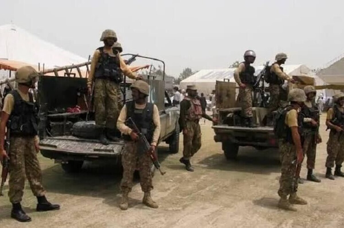 ارتش پاکستان از کشته شدن ۱۴ نفر از عوامل دخیل در حمله انتحاری امروز خبر داد